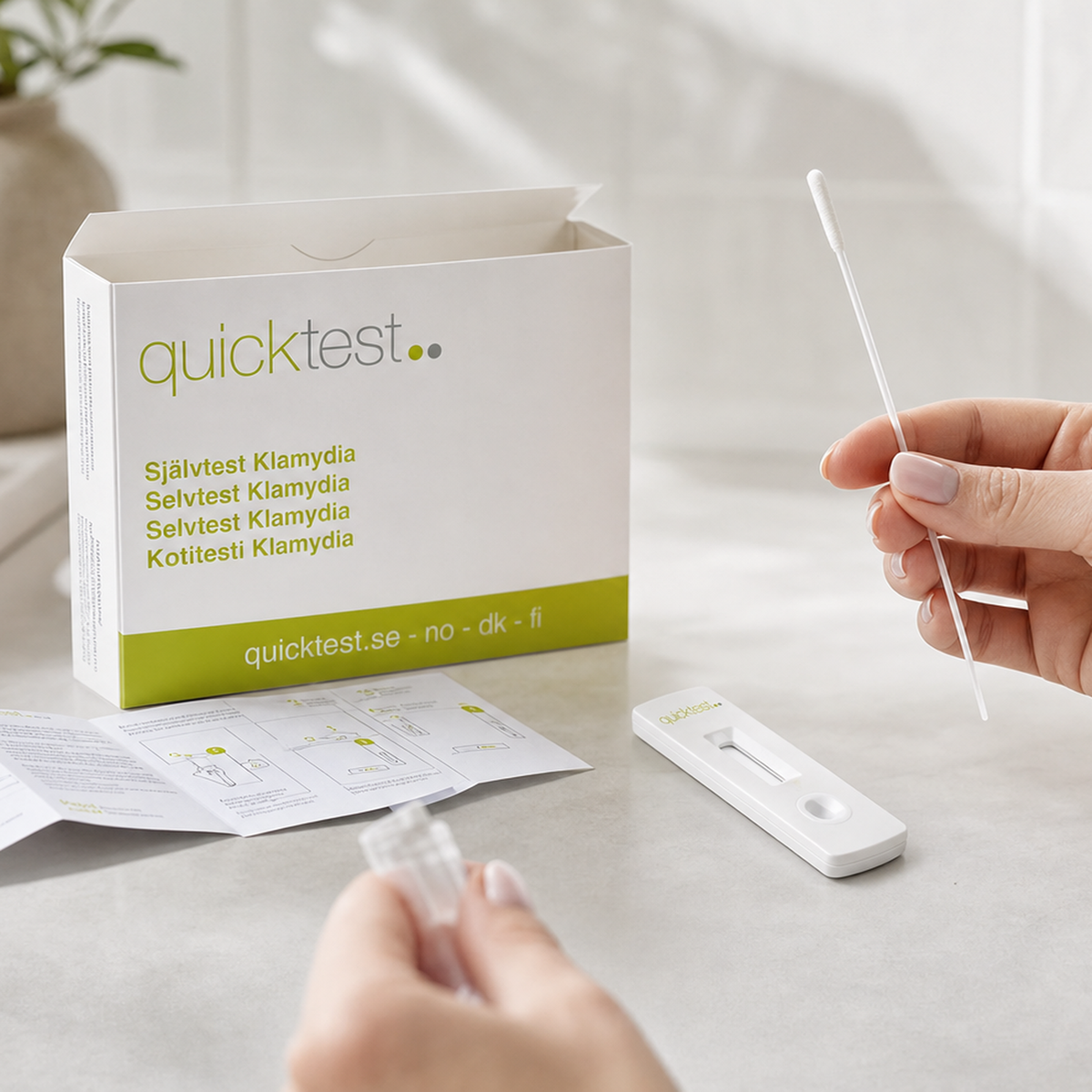 Klamydia-itsetesti vanupuikolla ja Quicktest-pakkauksella